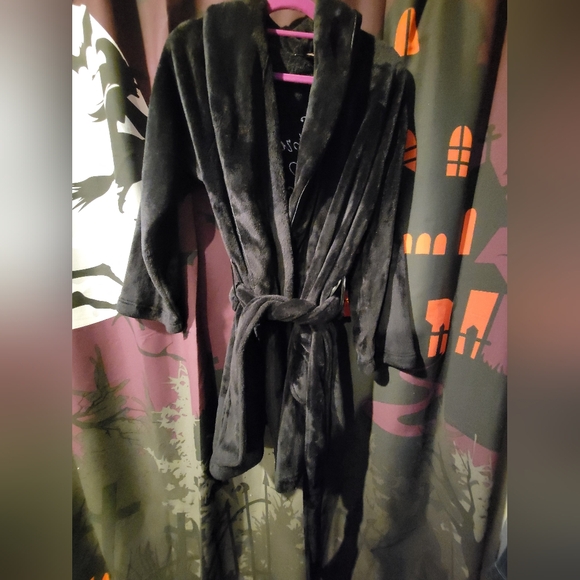 Victoria's Secret Robe - Picture 2 of 2